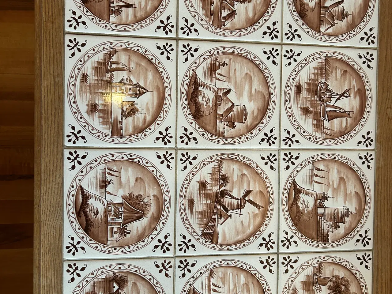 Billede 3 - Sofabord i egetræ og med hollandske kakler