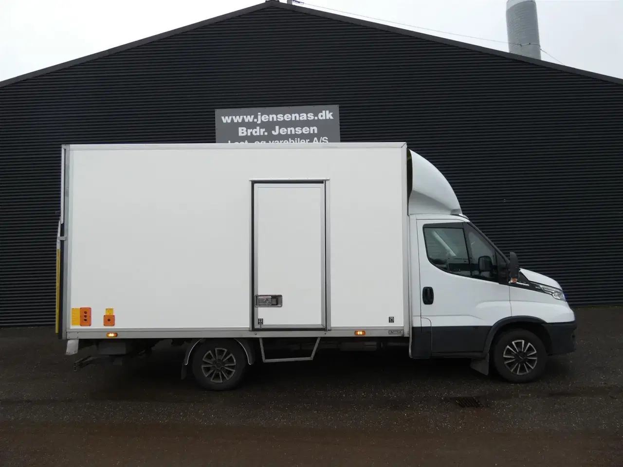 Billede 2 - Iveco Daily 35S16 3750mm 2,3 D m/Alukasse med lift Hi-Matic 156HK Ladv./Chas. 8g Aut.