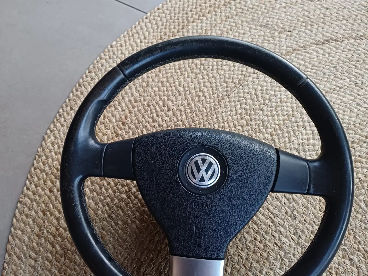 Billede 2 - VW 3-punkts læderrat inkl. Airbag