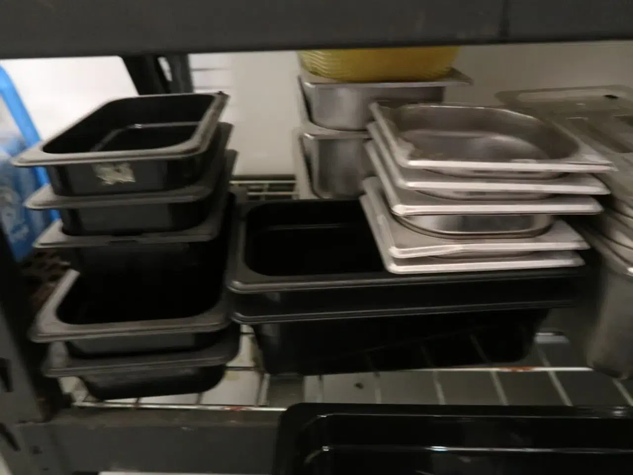 Billede 2 - Tøm hylde