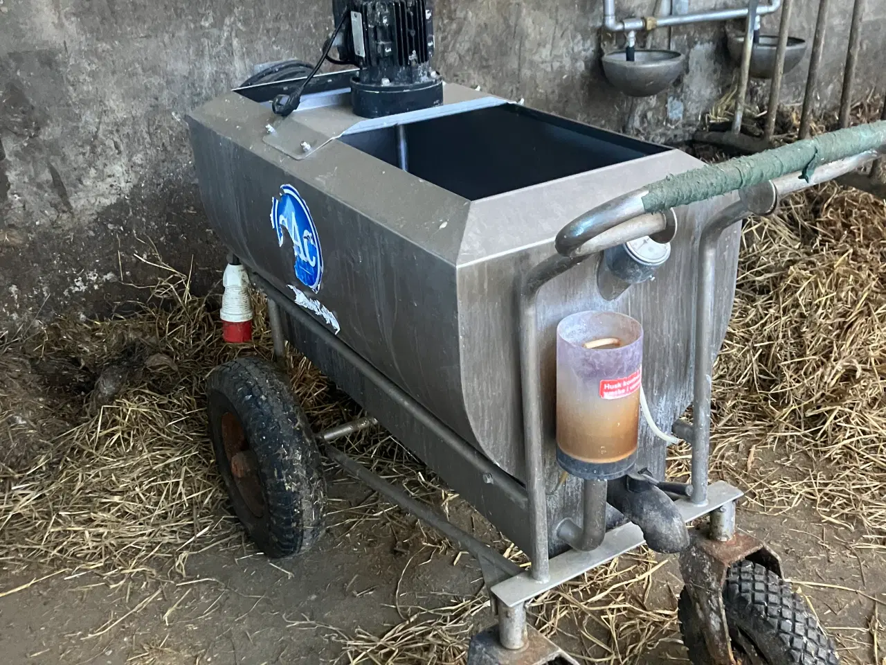 Billede 2 - Mælkevogn med varme og mixer
