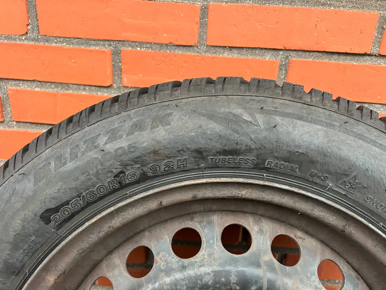 Billede 3 - 4 nye Bridgestone vinterdæk LM005 205/60R16 92 H 