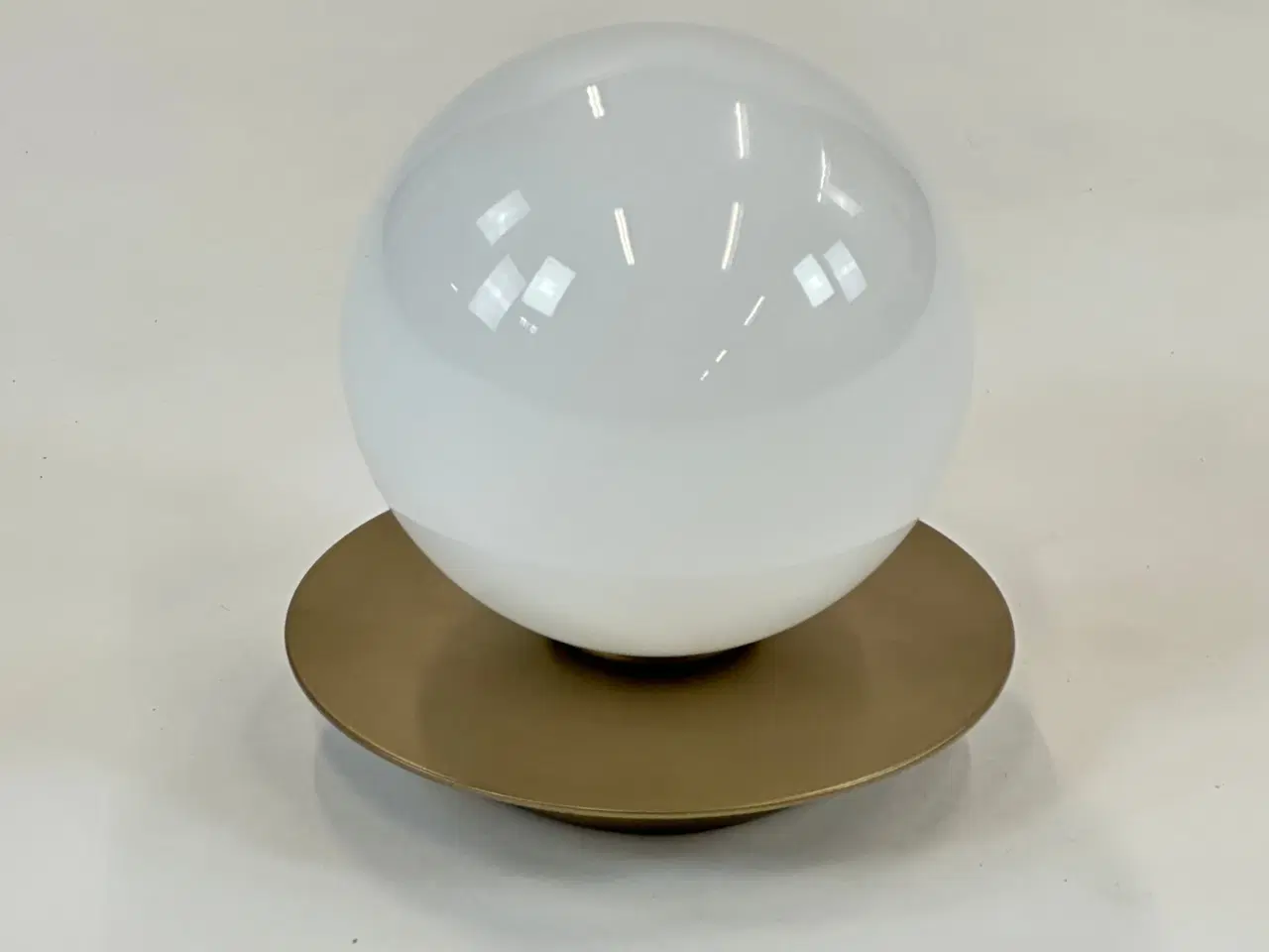 Billede 1 - Liila Medium Lampe - Nuura