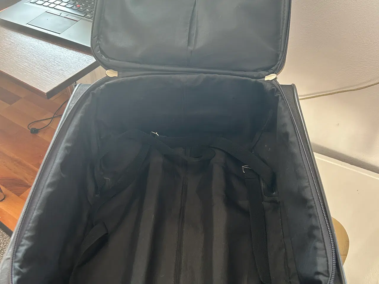 Billede 2 - Kabinekuffert, overholder mål 