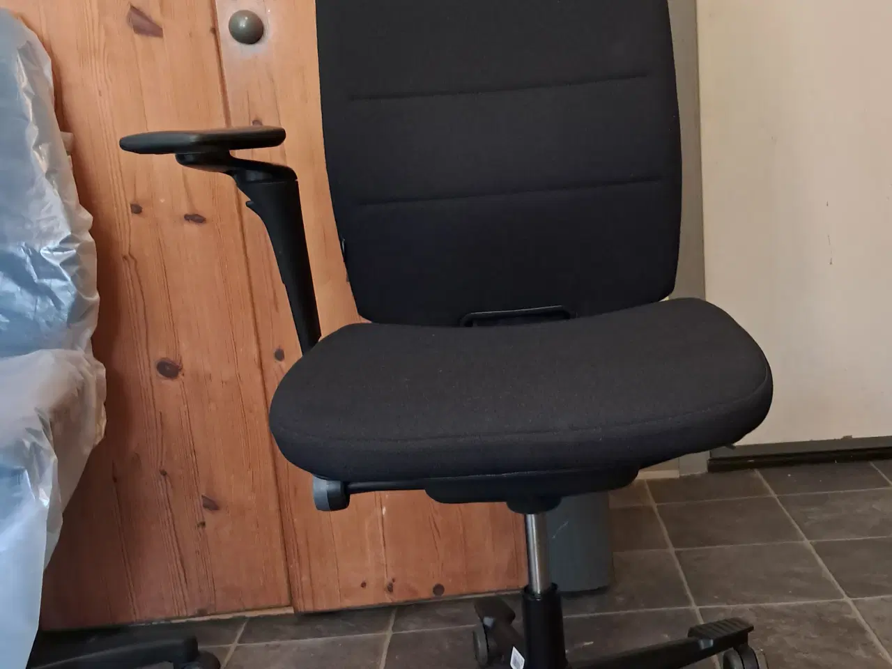 Billede 2 - Kinnarps arbetsstol 3 st. 1000 kr 750 kr 500 kr