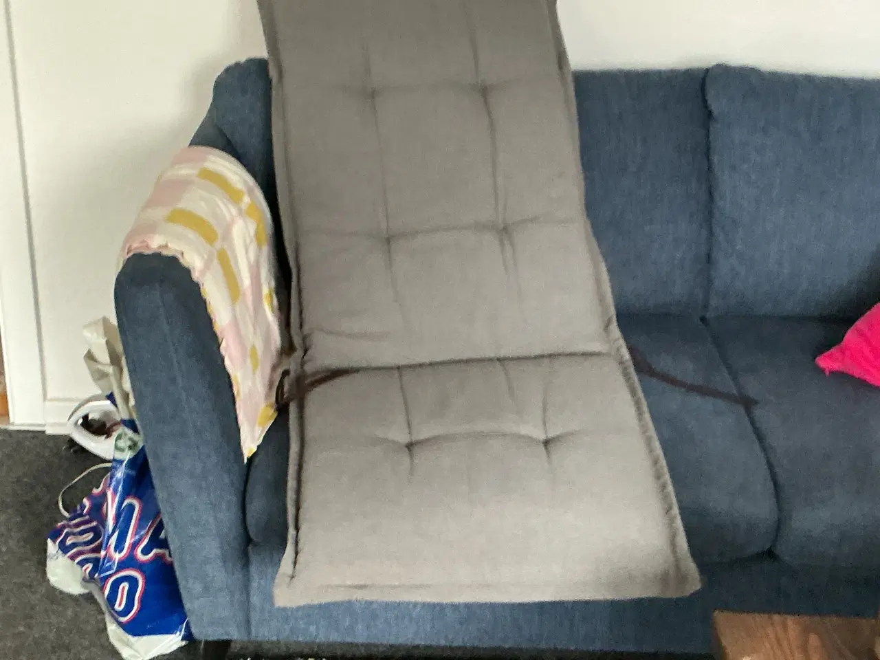 Billede 1 - Grå havehynder