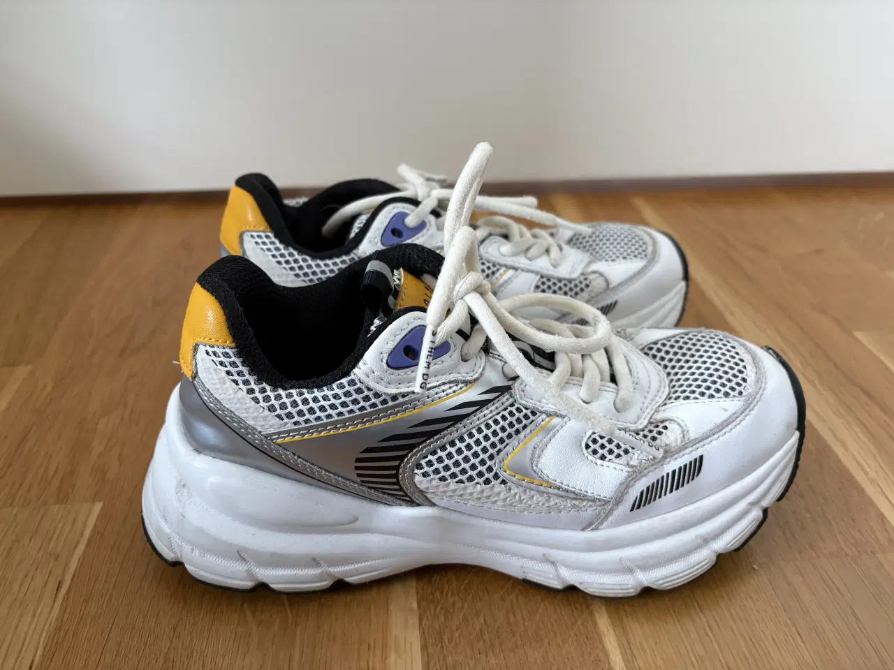 Billede 2 - Stockholm Design Group sneakers str. 36