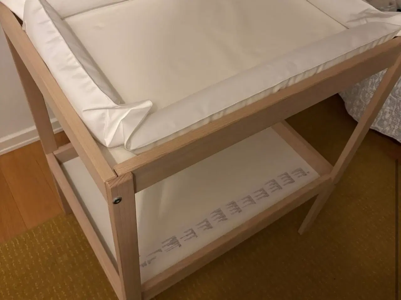Billede 2 - Puslebord ikea 
