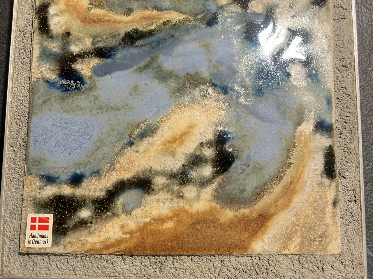 Billede 1 - Aase Krenz billede lavet i stentøj og glasering 