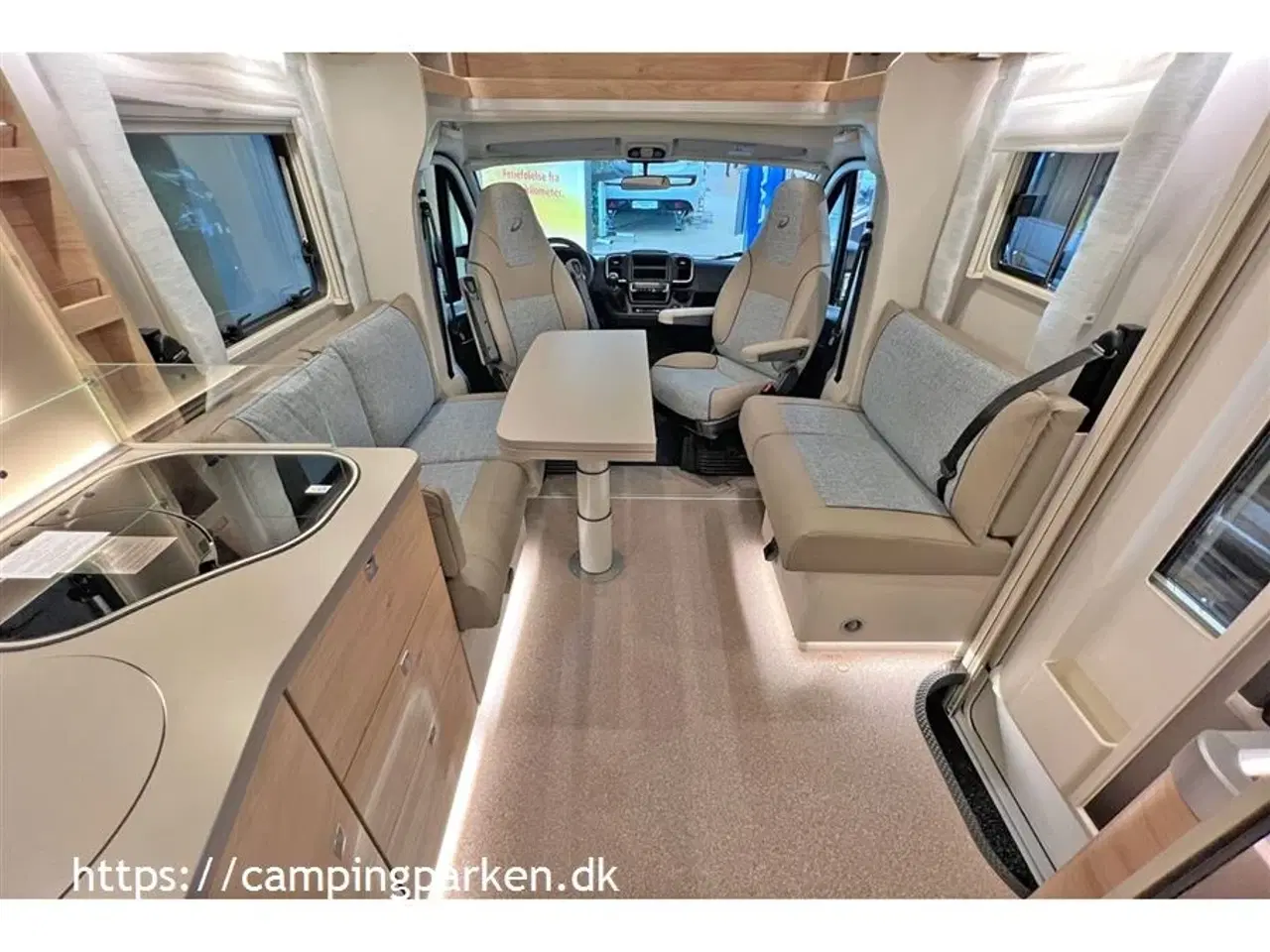 Billede 9 - 2023 - Dethleffs Pulse Classic T 7051 DBL   Udlejes: Ny autocamper med queens bed og rummelig siddegruppe