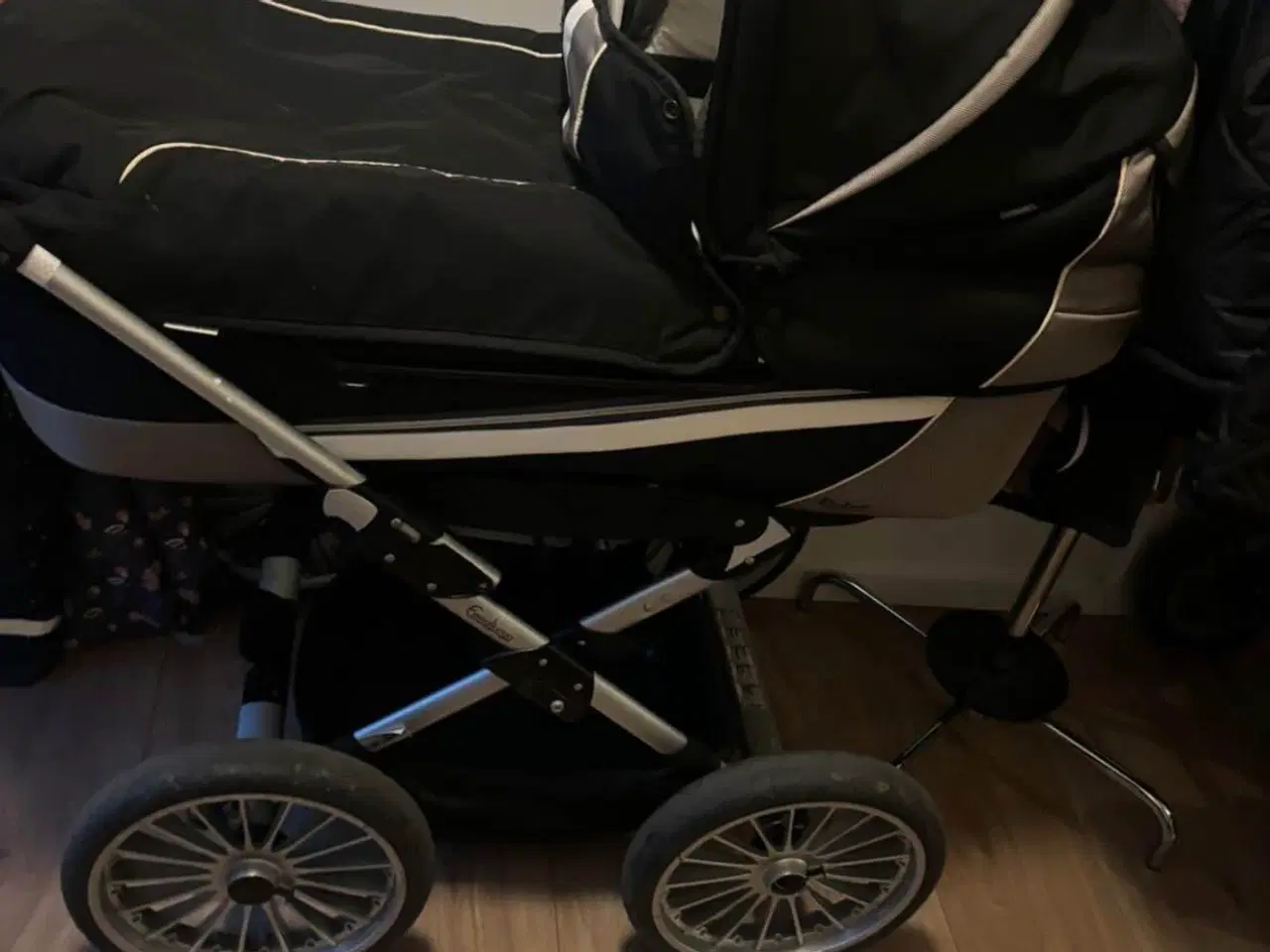Billede 2 - Barnevogn incl lift og klapvogn 
