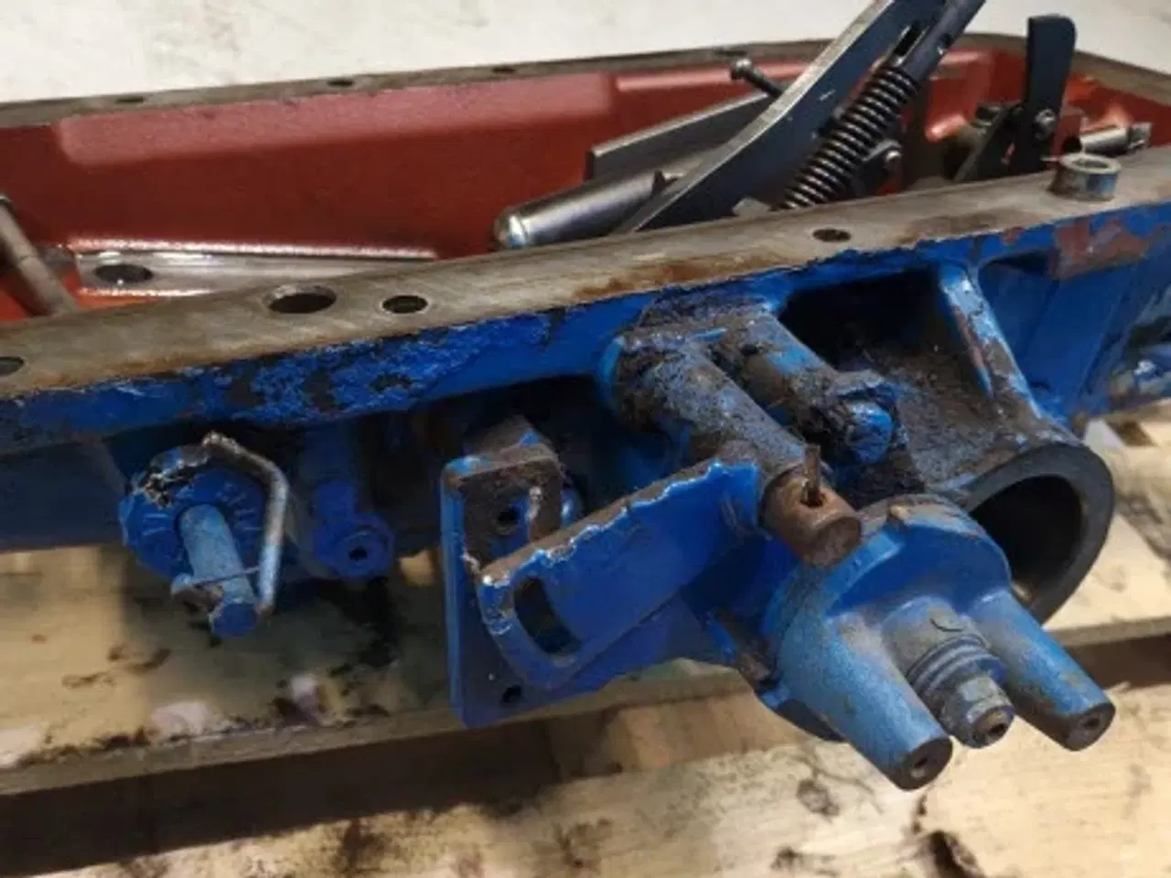 Billede 9 - Ford 6640 Dæksel Gearkasse E9NN537AA