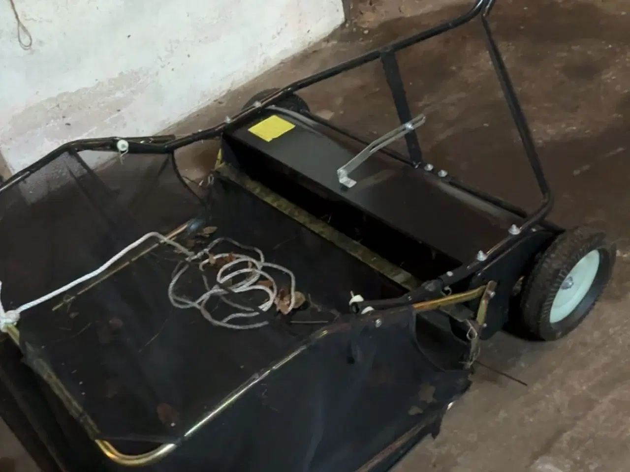 Billede 2 - Græsopsamler sælges