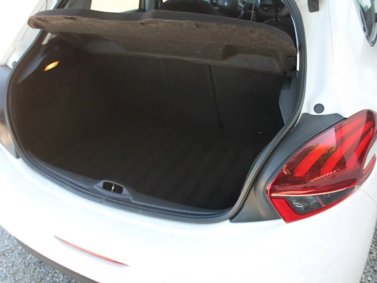 Billede 7 - Peugeot 208 1,5 BlueHDi 100 Prestige Sky