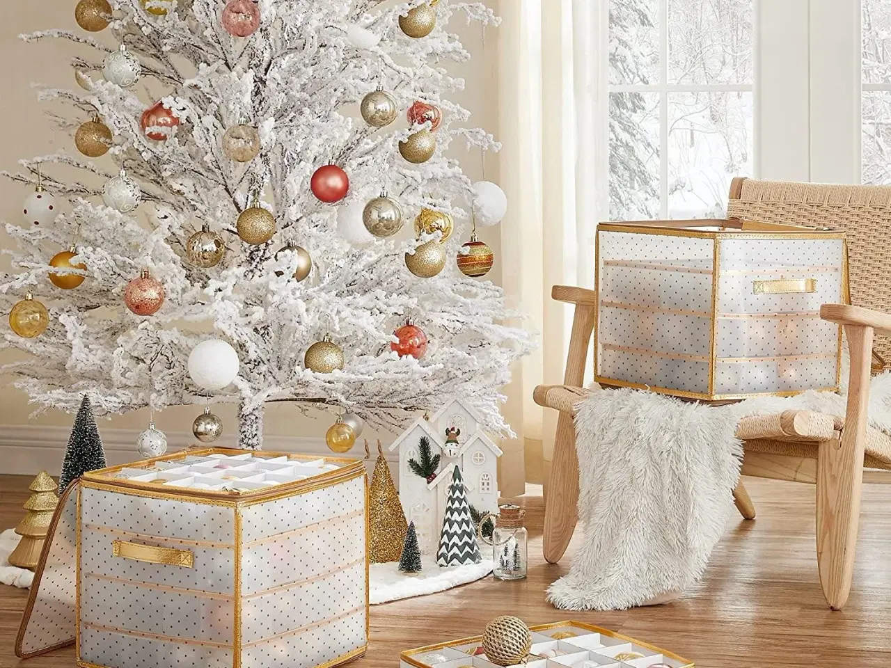 Billede 3 - Julekugle opbevaringsbokse 2 stk., halvtransparente med gulddetaljer, 128 rum, aftagelige rumdelere, RFB029A02