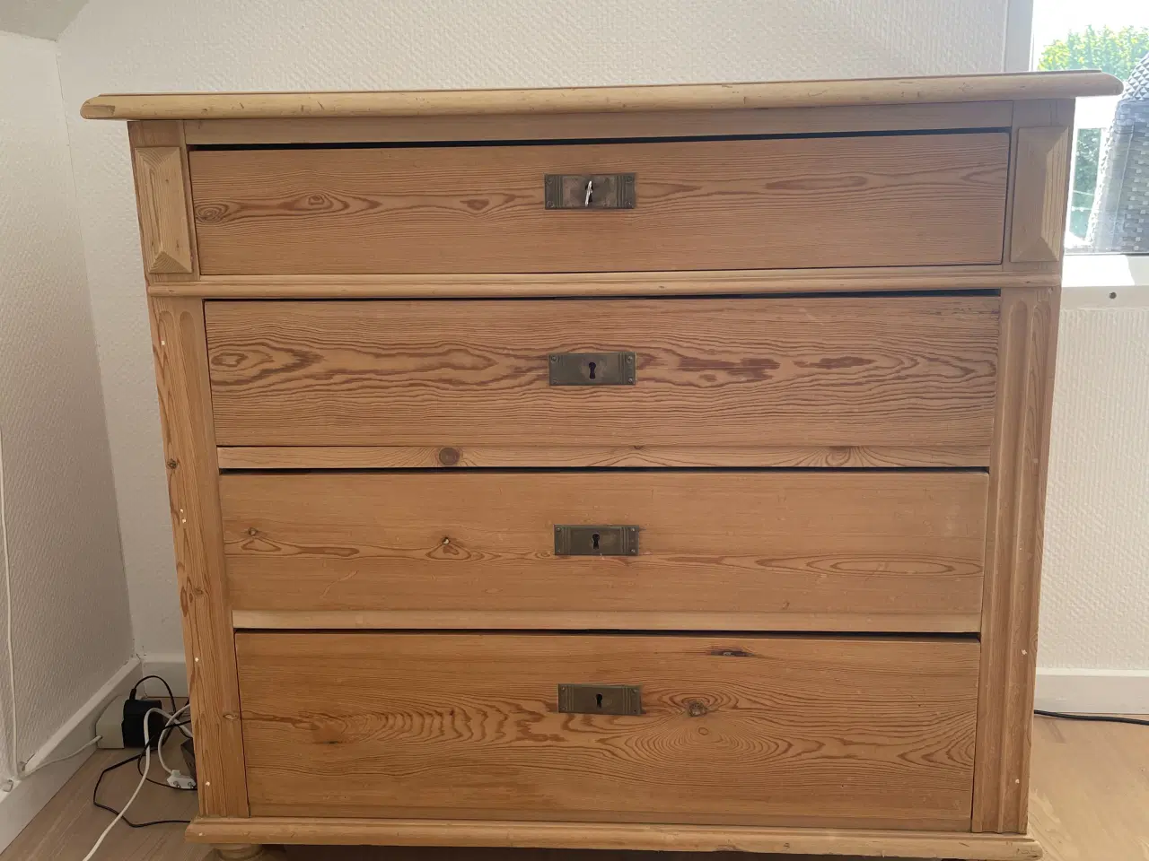 Billede 1 - Gammel kommode 