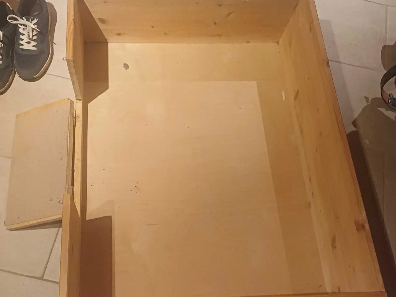 Billede 1 - Fødekasse