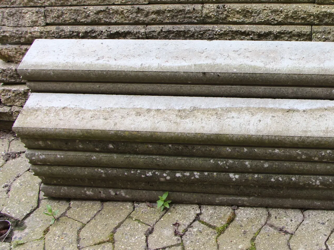 Billede 1 - 28 stk. kantfliser beton 5X15X100 cm