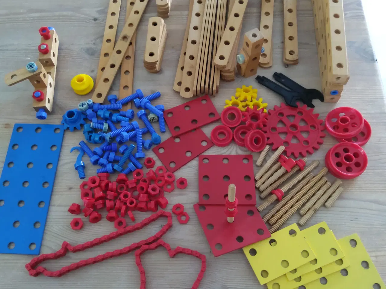 Billede 8 - Lego bilofix byggesæt i træ.