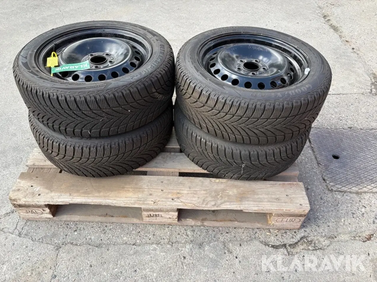 Billede 5 - Dæk med fælg Goodyear Ultragrip Ice2