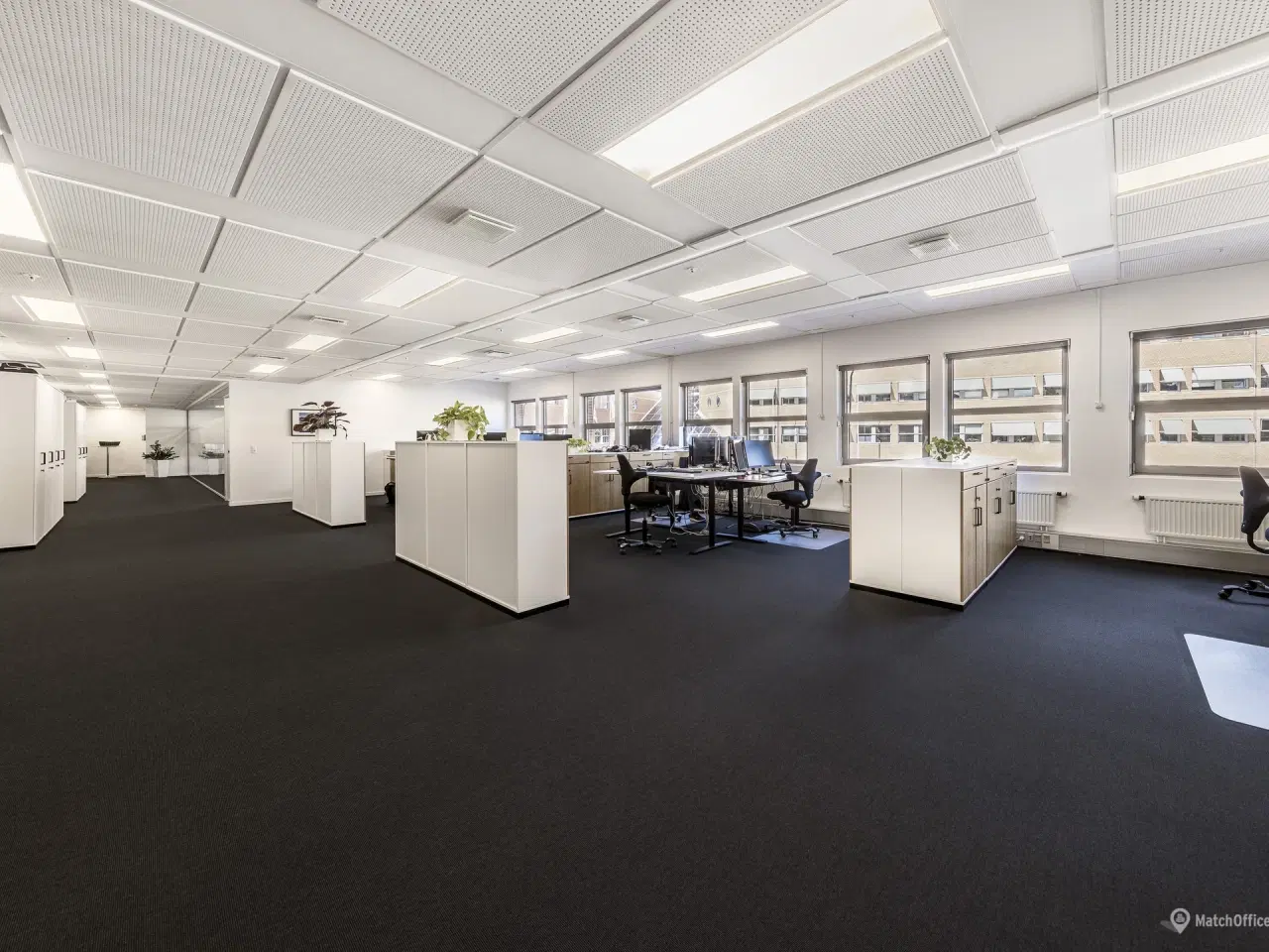 Billede 7 - 819 m² kontor med plads til 44 arbejdspladser, nem tilgængelighed og parkering.