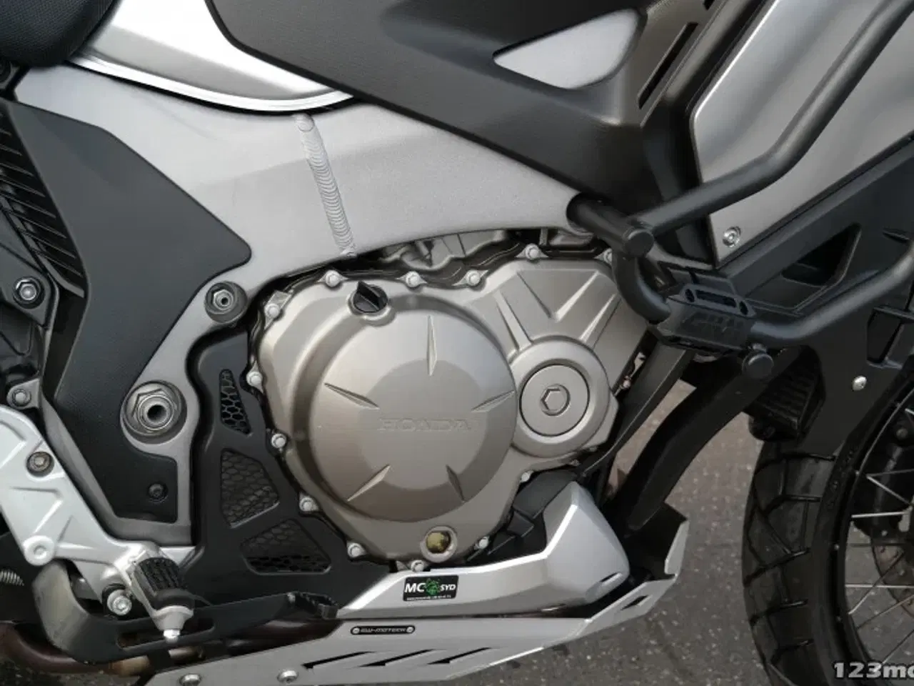 Billede 11 - Honda VFR 1200 X MC-SYD       BYTTER GERNE