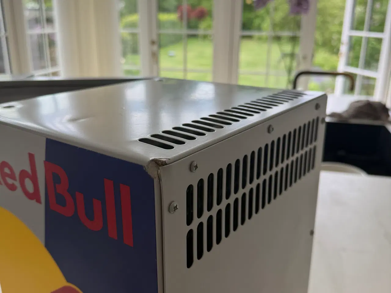 Billede 6 - Redbull mini køleskab -i rigtig fin stand