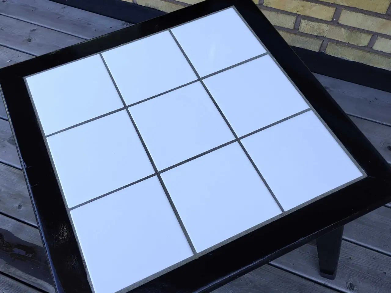 Billede 2 - Bord med klinker, malet