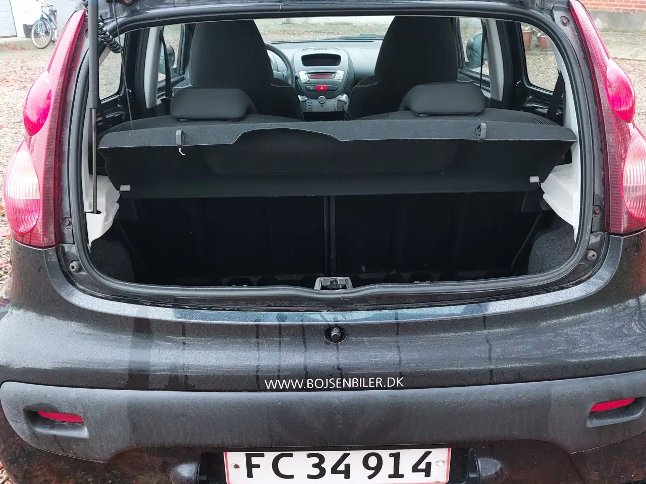 Billede 6 - Km kun 207000. Årgang 2012