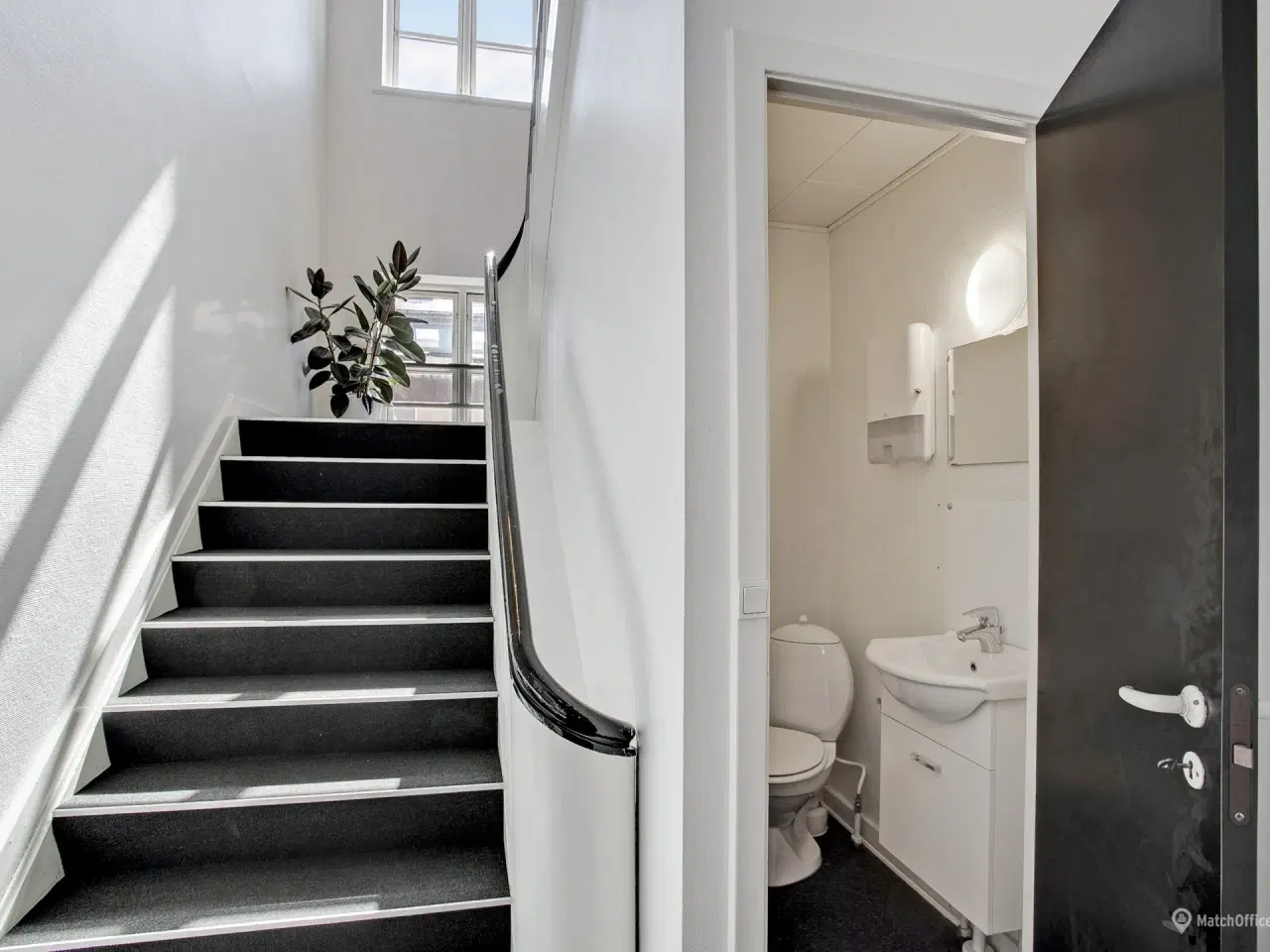 Billede 8 - Stort lyst kontor