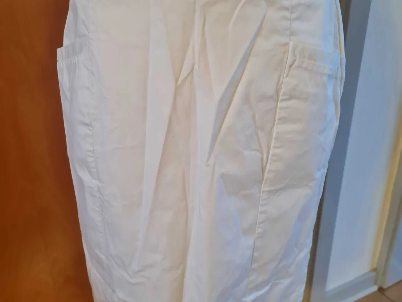 Billede 1 - Nederdel str 42 xl fra H&M