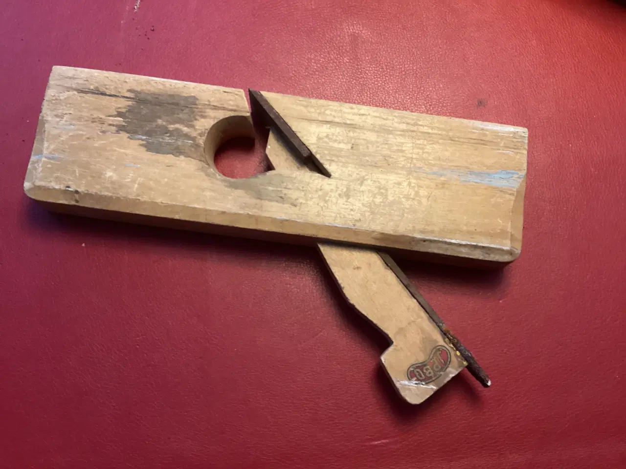 Billede 2 - Gammelt værktøj, stregmål og høvle