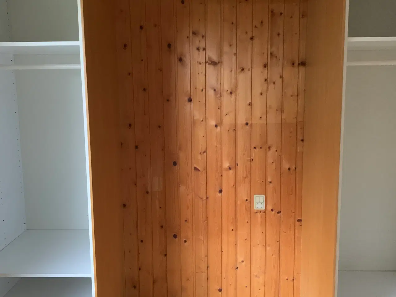 Billede 5 - indbygningsskabe til skabsvæg