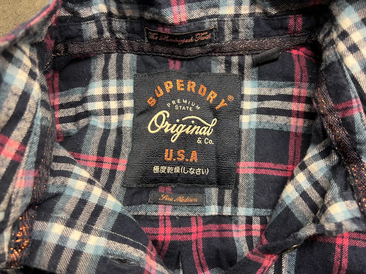 Billede 4 - Superdry ternet skjorte