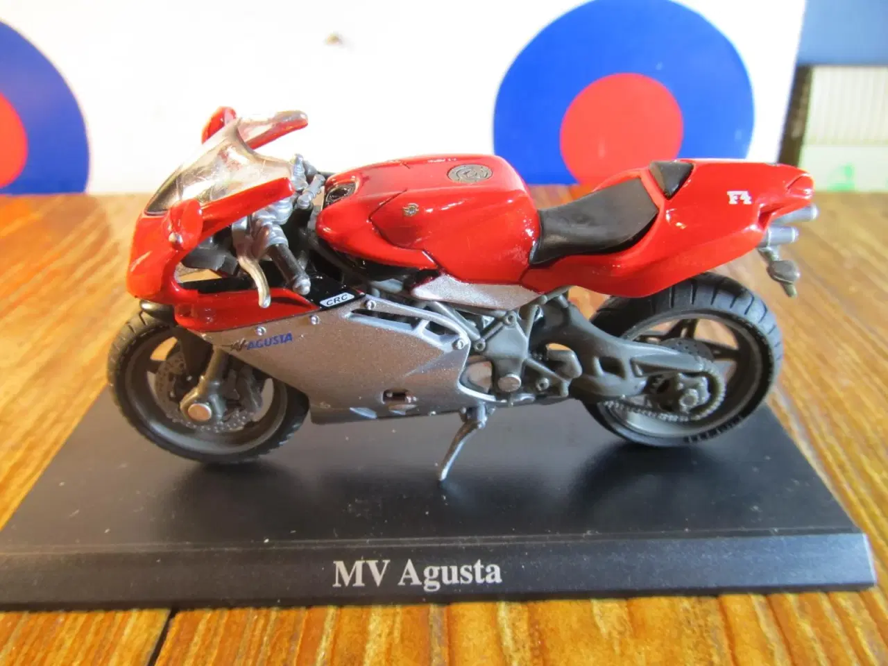 Billede 4 - Modelmotorcykel, skala 1:18