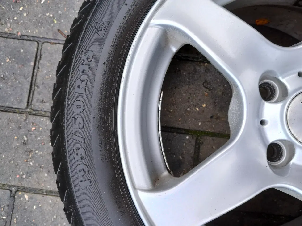Billede 2 - Vinterdæk 195/50R15 ET 46