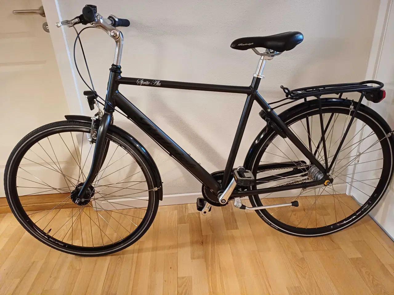 Billede 2 - Raleigh "står som ny"