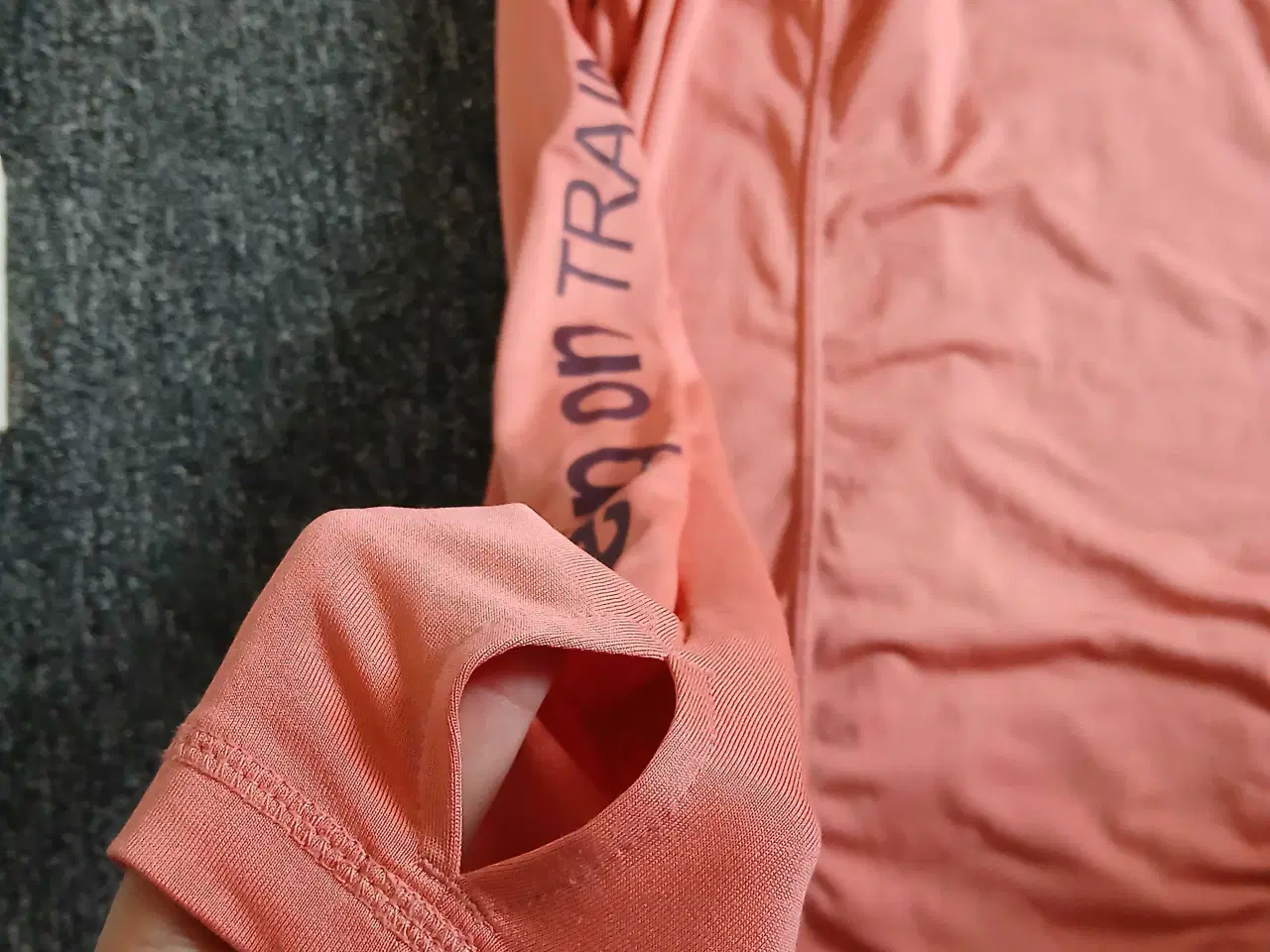 Billede 3 - Trænings trøje 👚