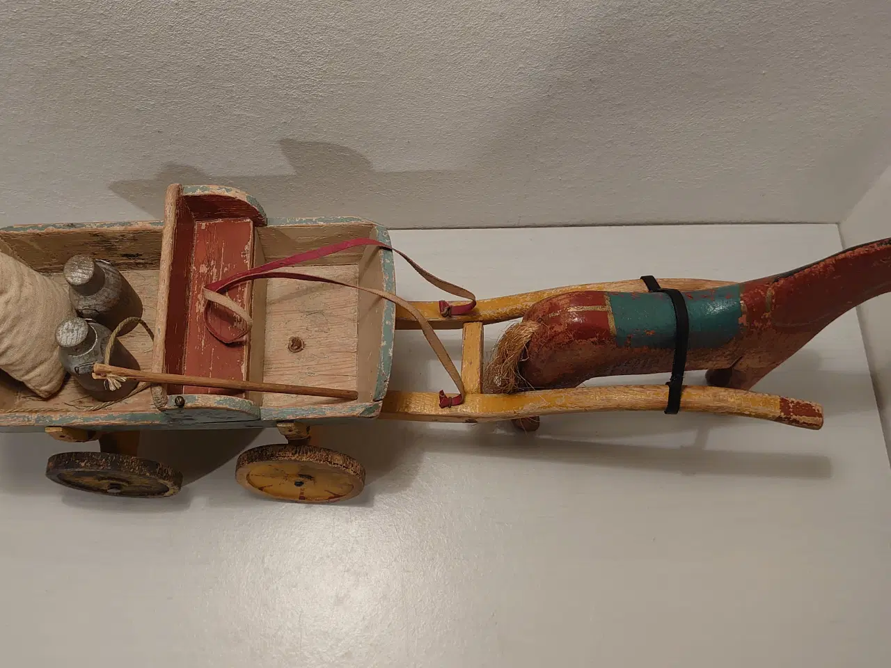 Billede 3 - Fængselslegetøj: Vogn med hest. Ca 1930. L 50cm