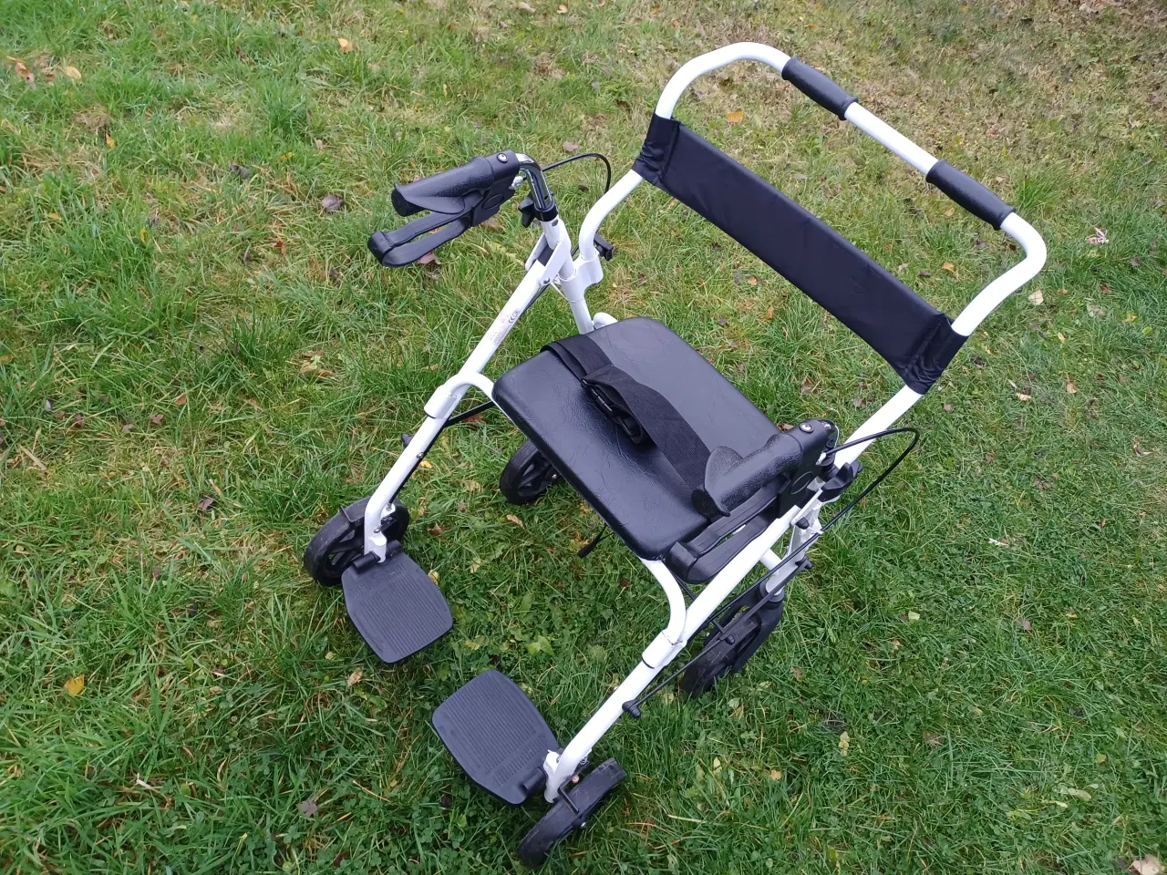 Billede 2 - Rollator / Kørestol. Model: Madrid 2-i-1