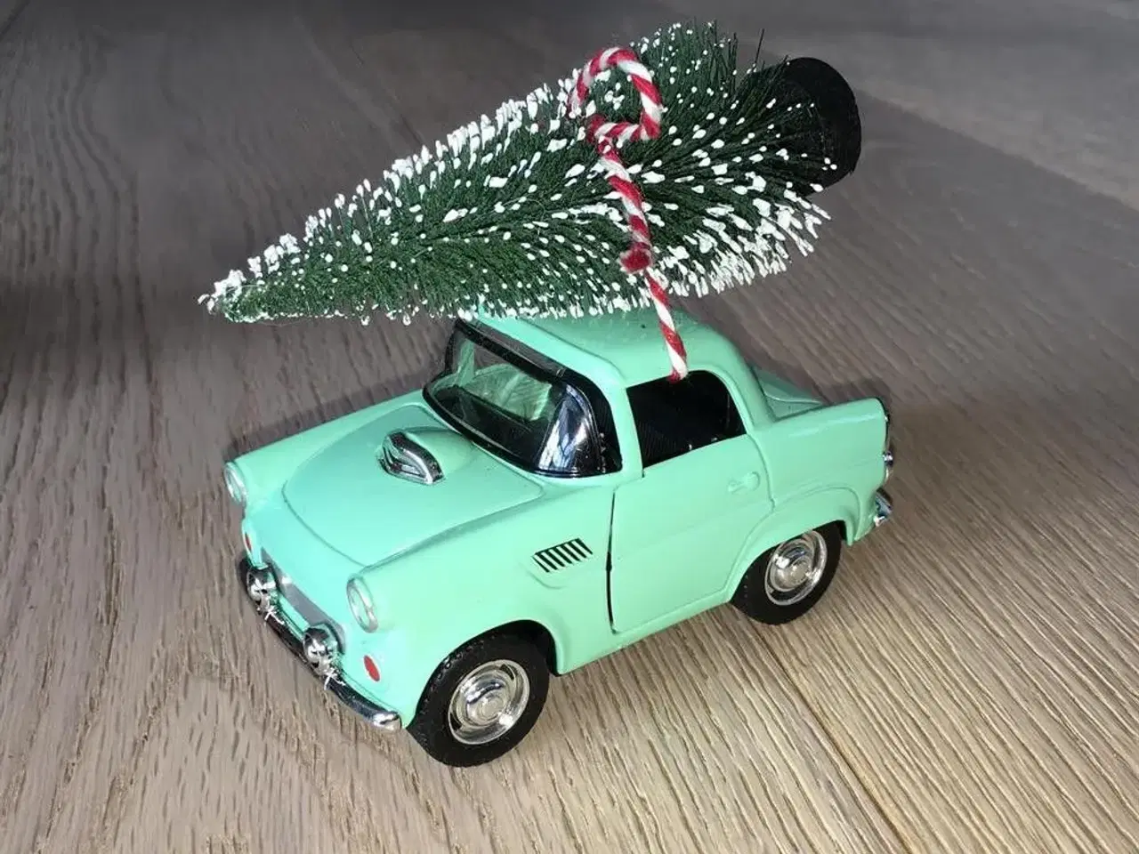Billede 3 - Retro bil med juletræ på tag