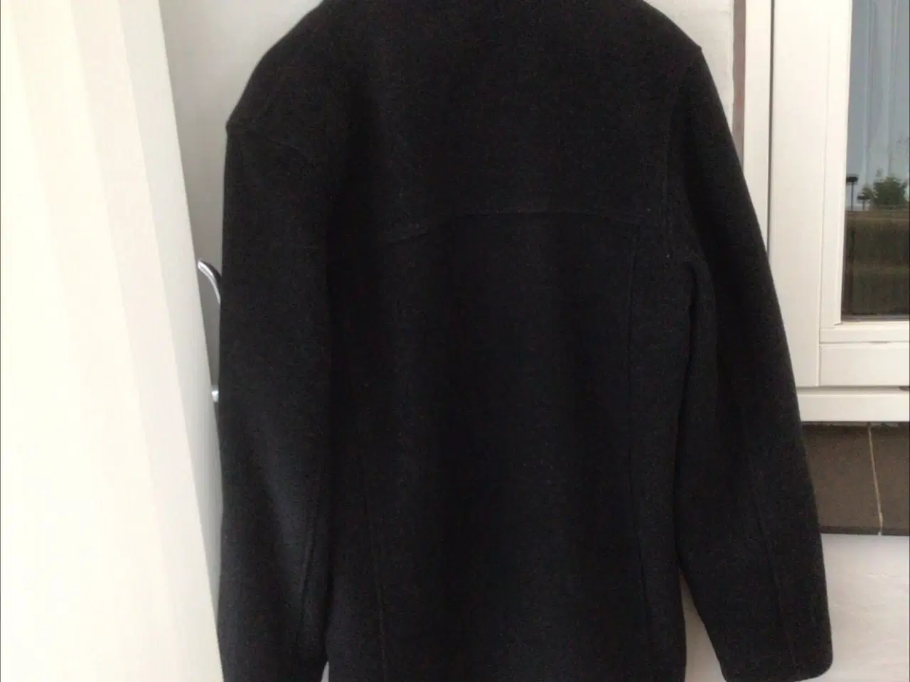 Billede 2 - Frakke i sort. Str. m