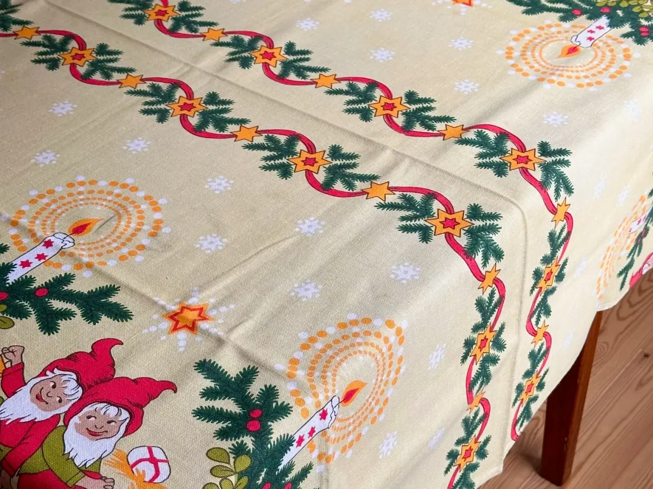 Billede 2 - Retro juledug m nisser, 190 x 113 cm