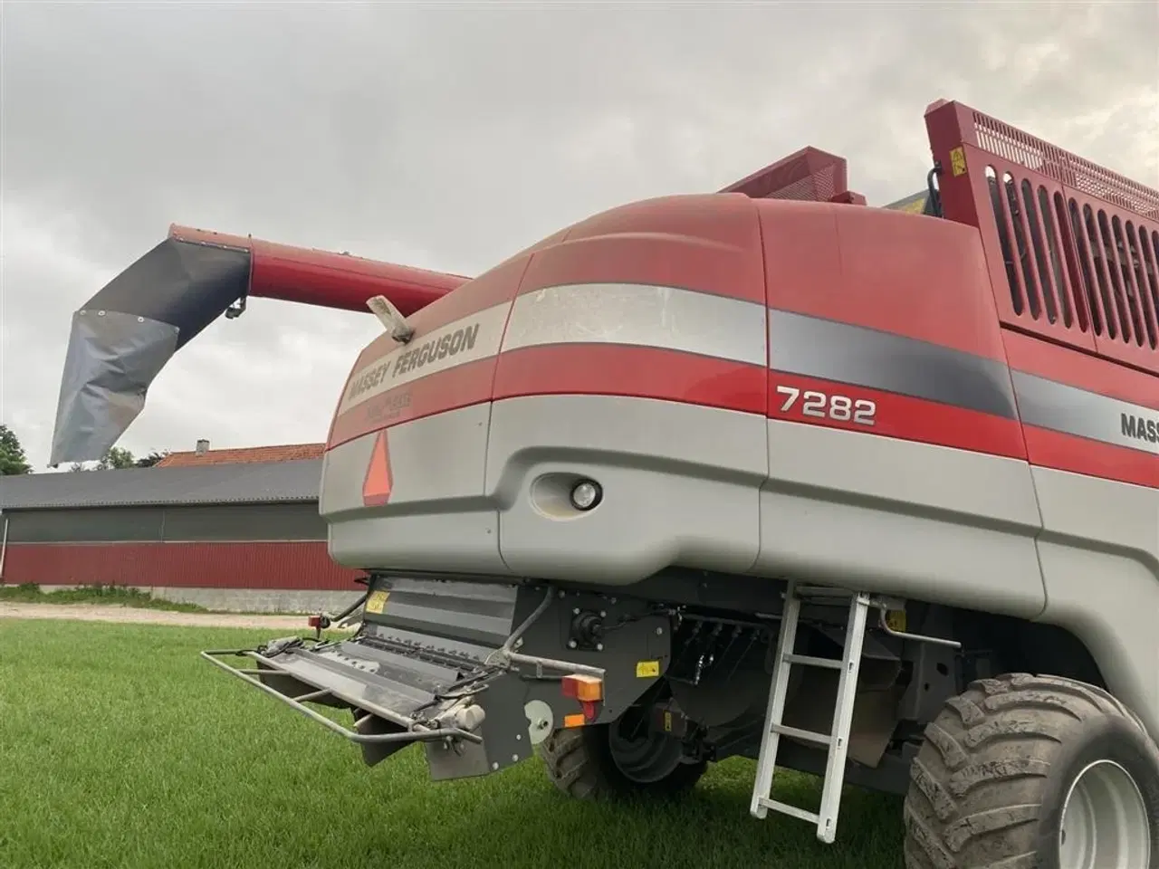 Billede 3 - Massey Ferguson 7282 1015 høsttimer/1435 motortimer. Kørt på egen bedrift i mange år.