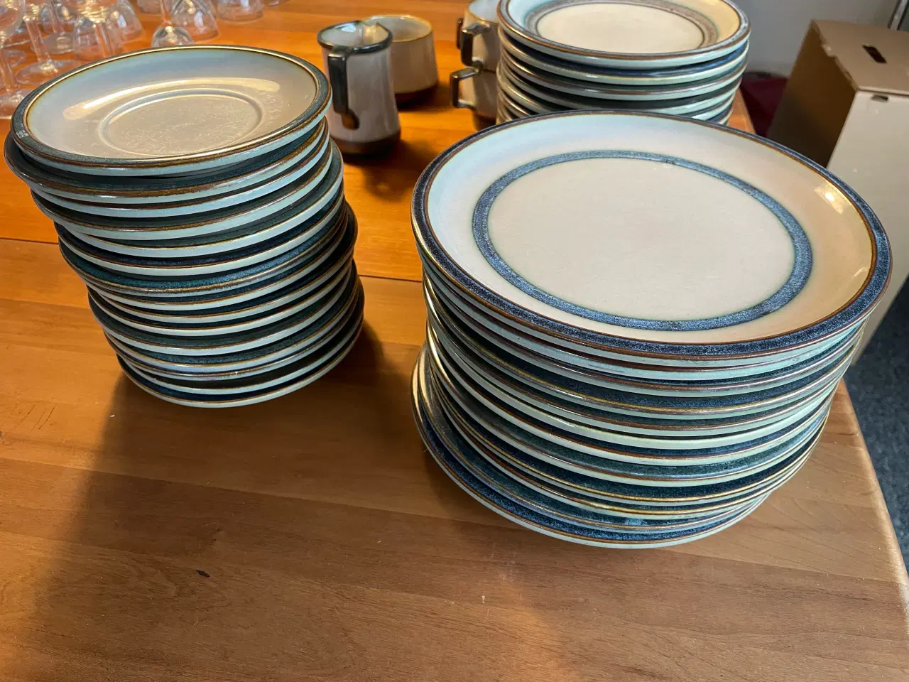 Billede 5 - Tena kaffestel og tallerkner