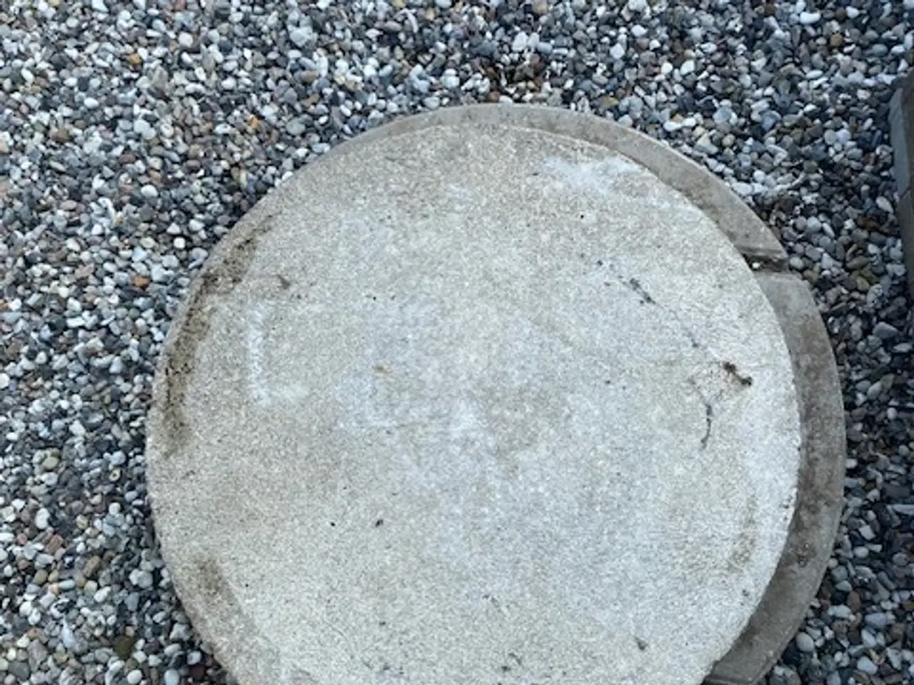 Billede 4 - Ø700 Beton brønddæksel med ny topring