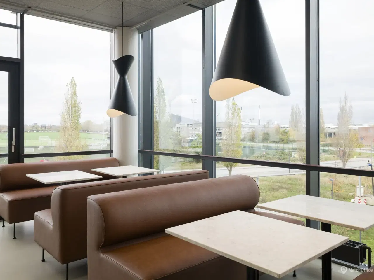 Billede 24 - Et kontorhus med udsigt lys og luft