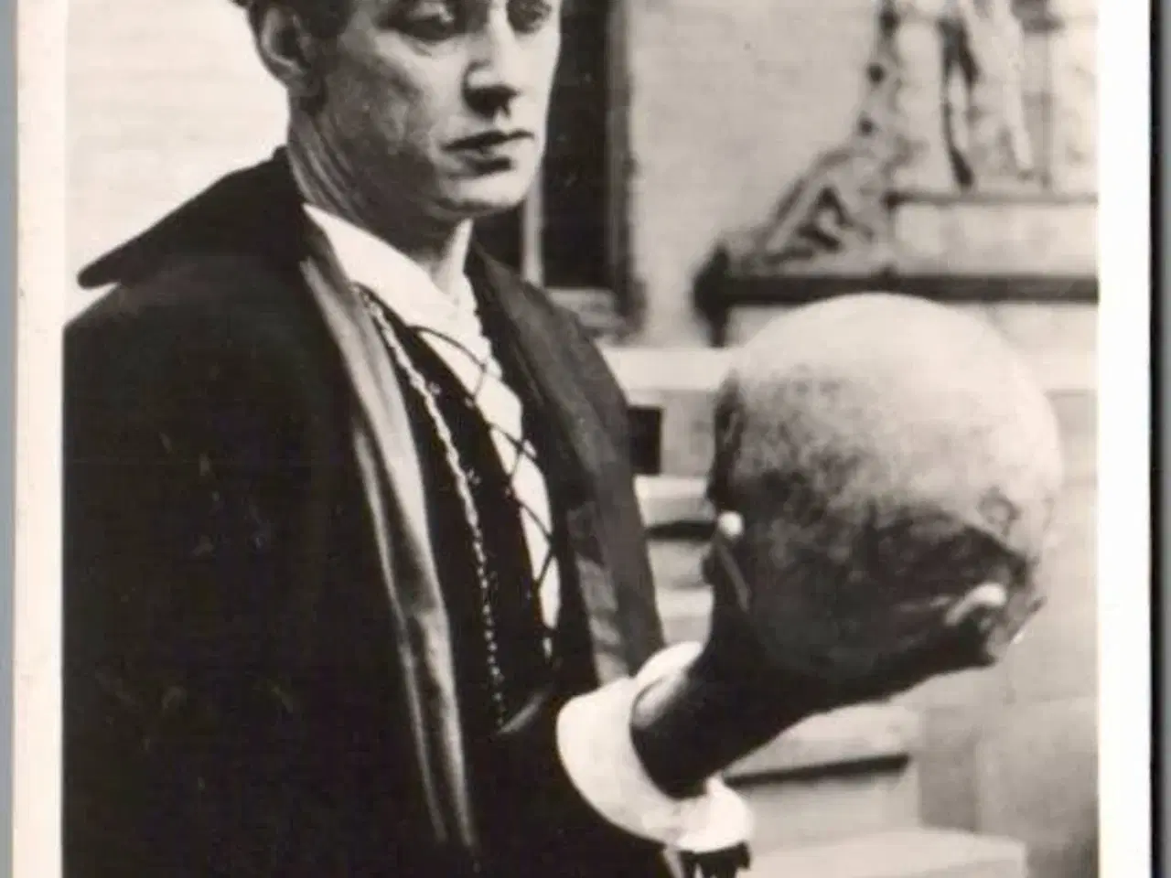 Billede 1 - Kronborg Hamlet 1939 - Hamlet John Gielgud  - Postkort - Ubrugt