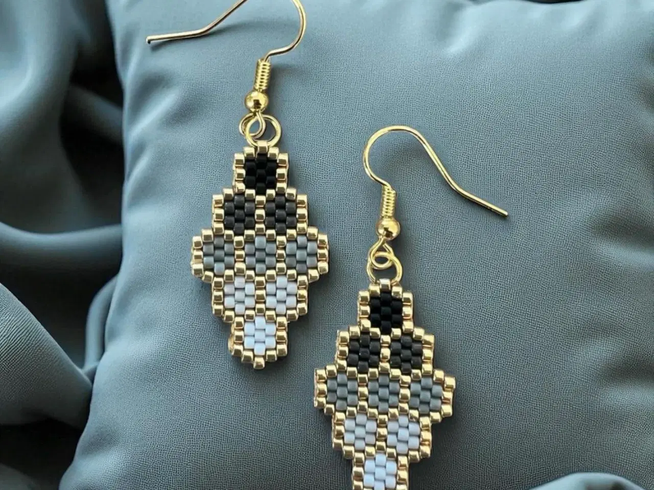 Billede 1 - Øreringe, håndlavede 