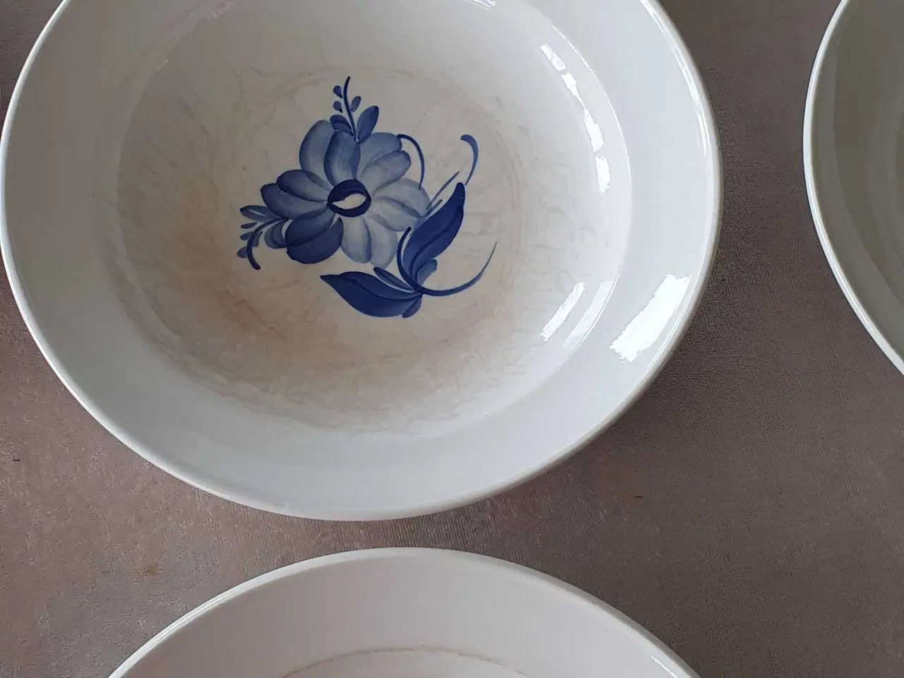 Billede 1 - Tallerkner med blå blomst